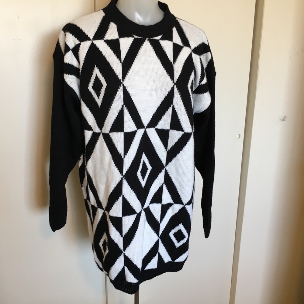 Black and white vintage geometric sweater